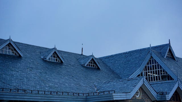 De veelzijdigheid van het dakdekkersberoep